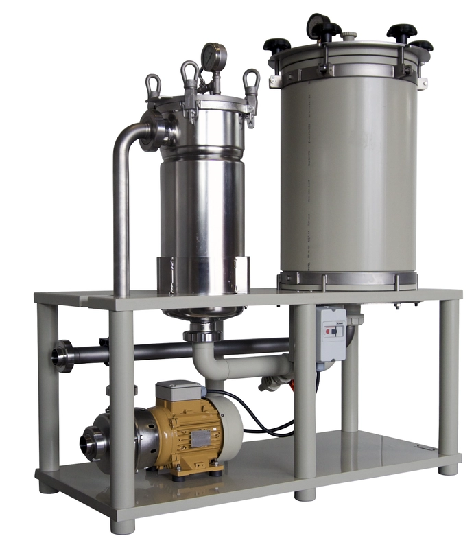 Customized filtration system from Hendor combining bag prefilter and horizontal disc main filter.